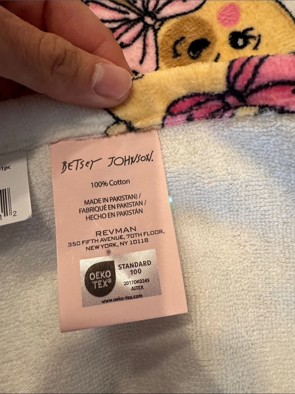 Betsey Johnson teddy bear bows bath towel 28” x 52” NWT